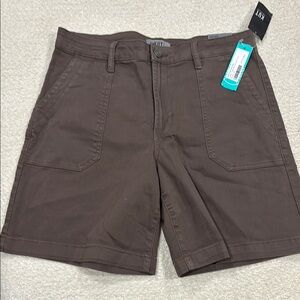 Kut from the Kloth Brown Bermudas Classic Style
